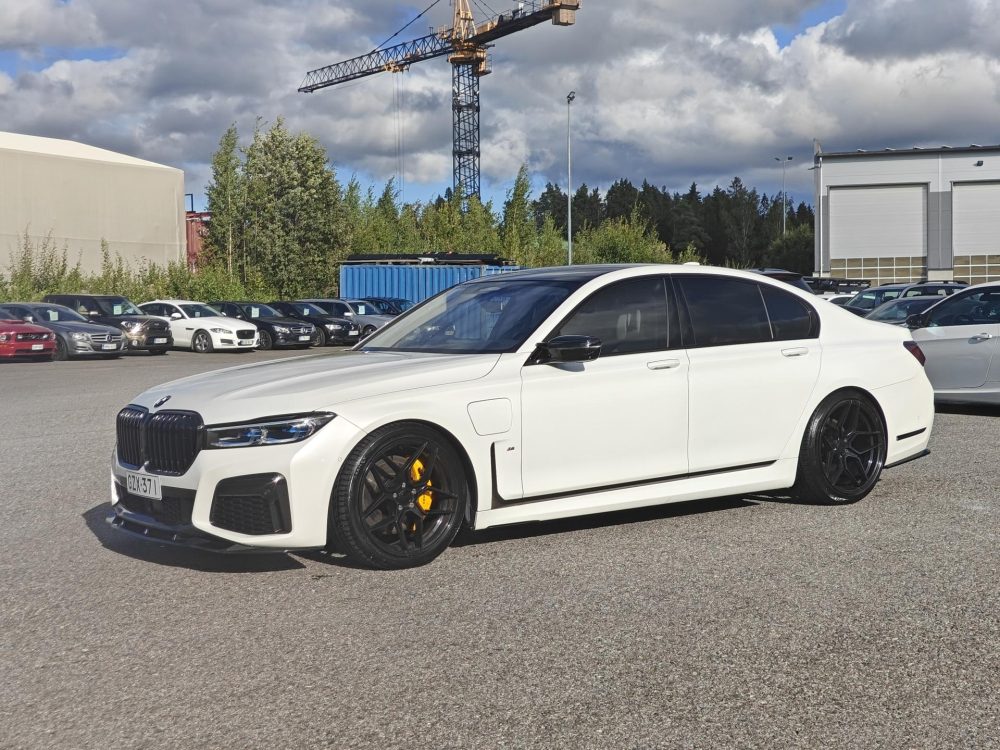 BMW 745 2