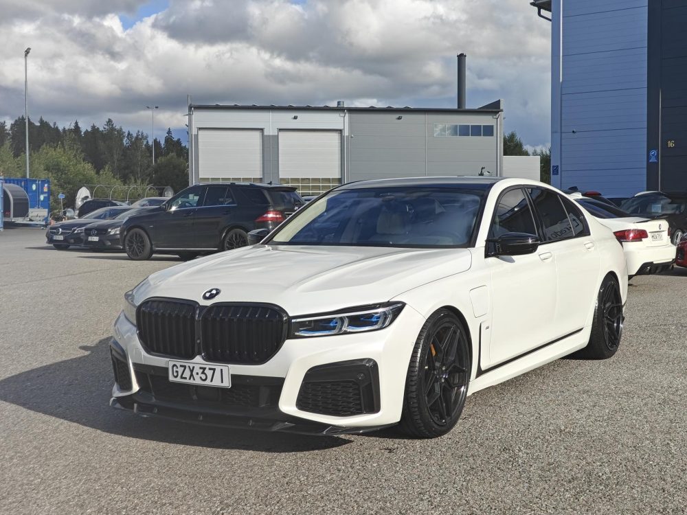 BMW 745 1