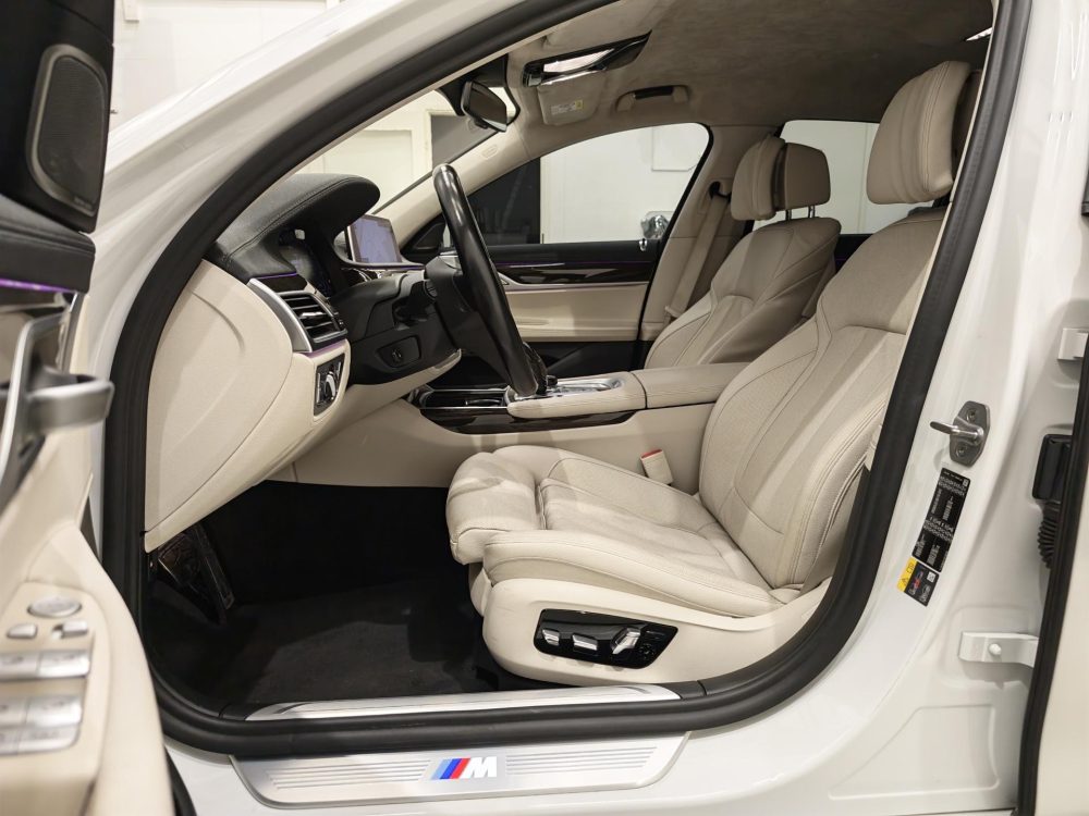 BMW 745 22