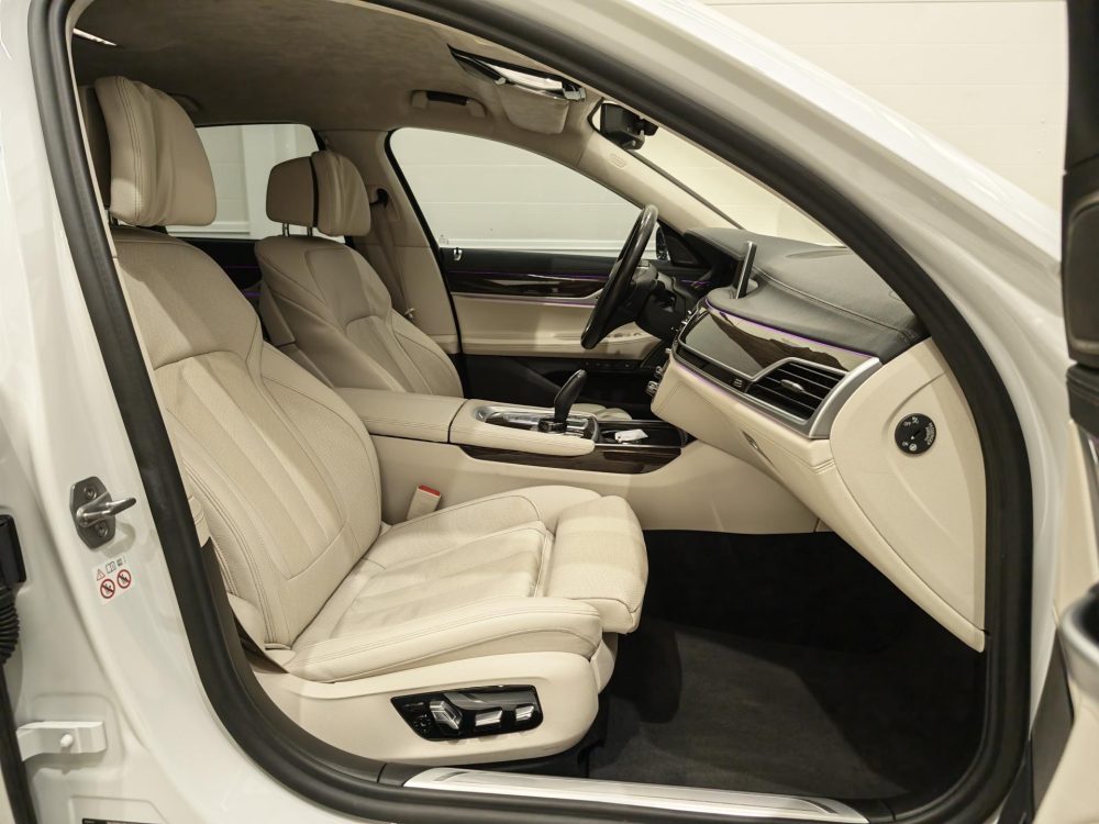 BMW 745 21