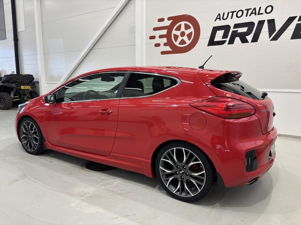 Kia ProCeed 3