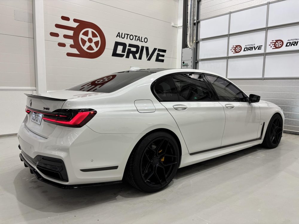 BMW 745 7