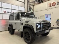 Land Rover Defender 4