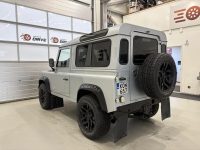 Land Rover Defender 8