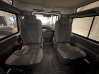 Land Rover Defender 14