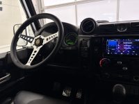 Land Rover Defender 16