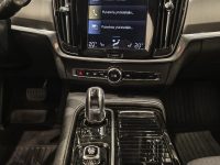 Volvo V90 17