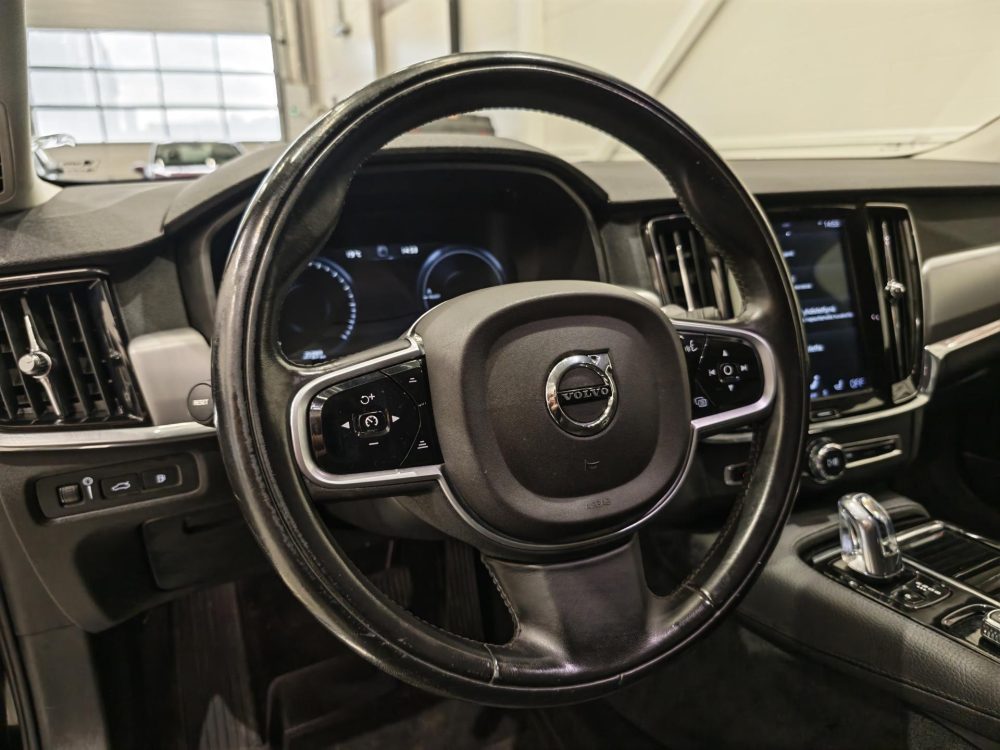 Volvo V90 11