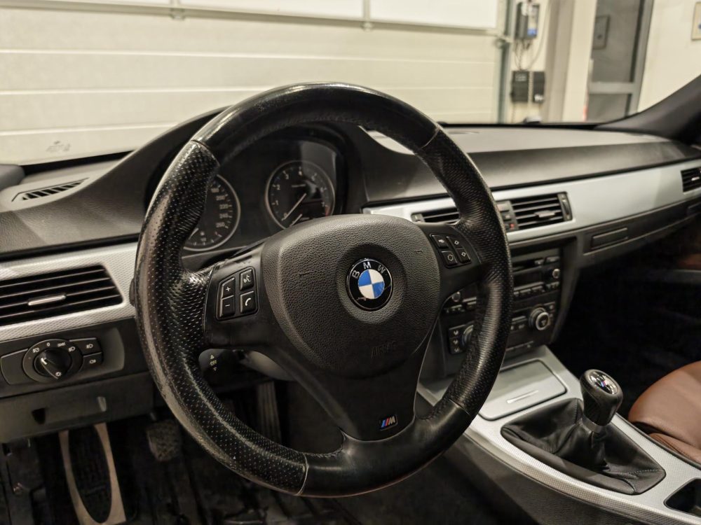 BMW 330 13