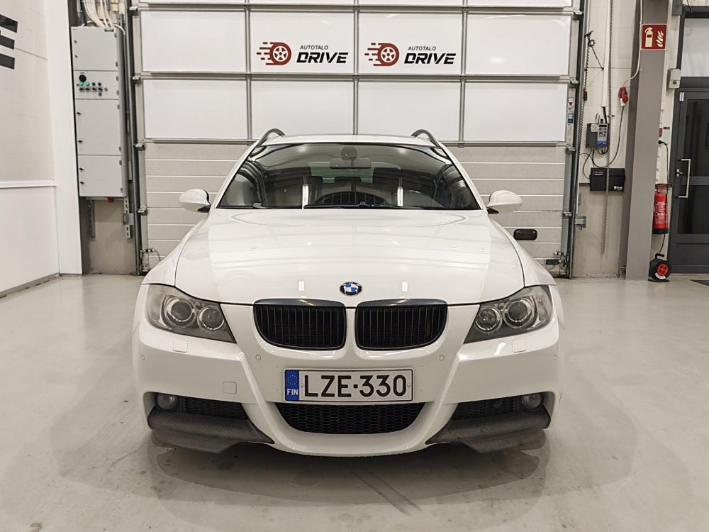 BMW 330 11