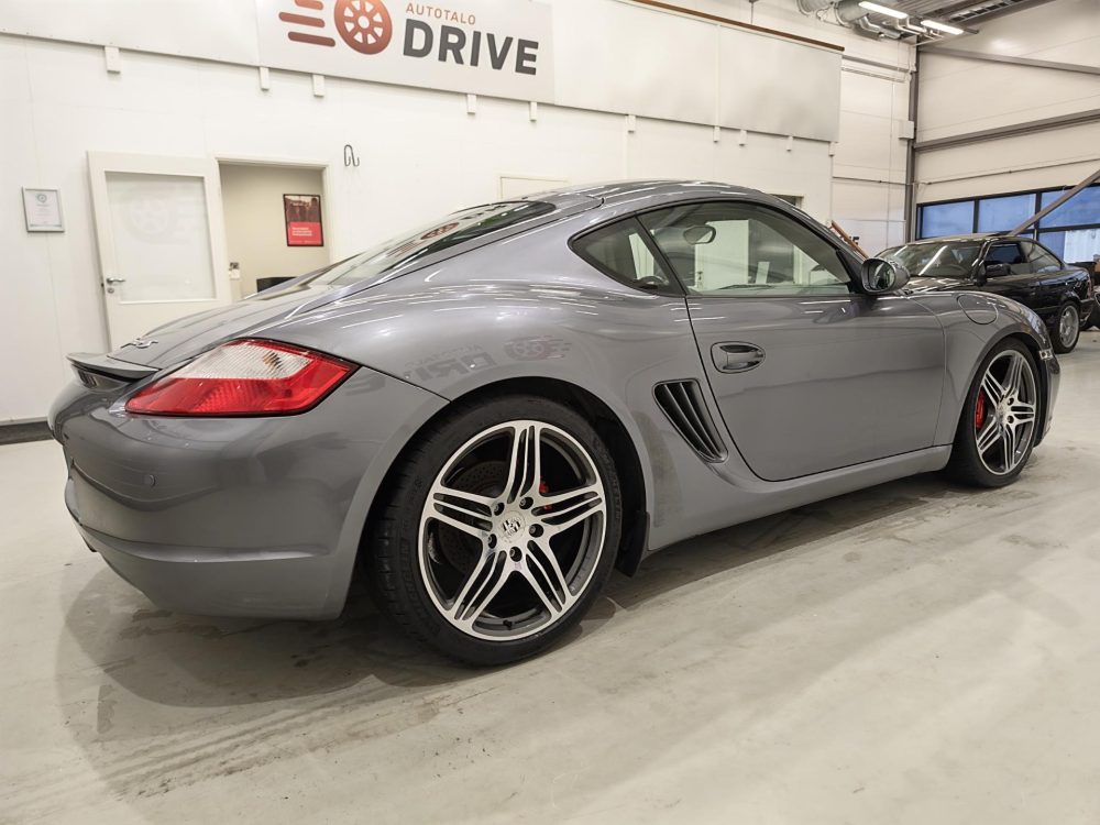 Porsche Cayman 9