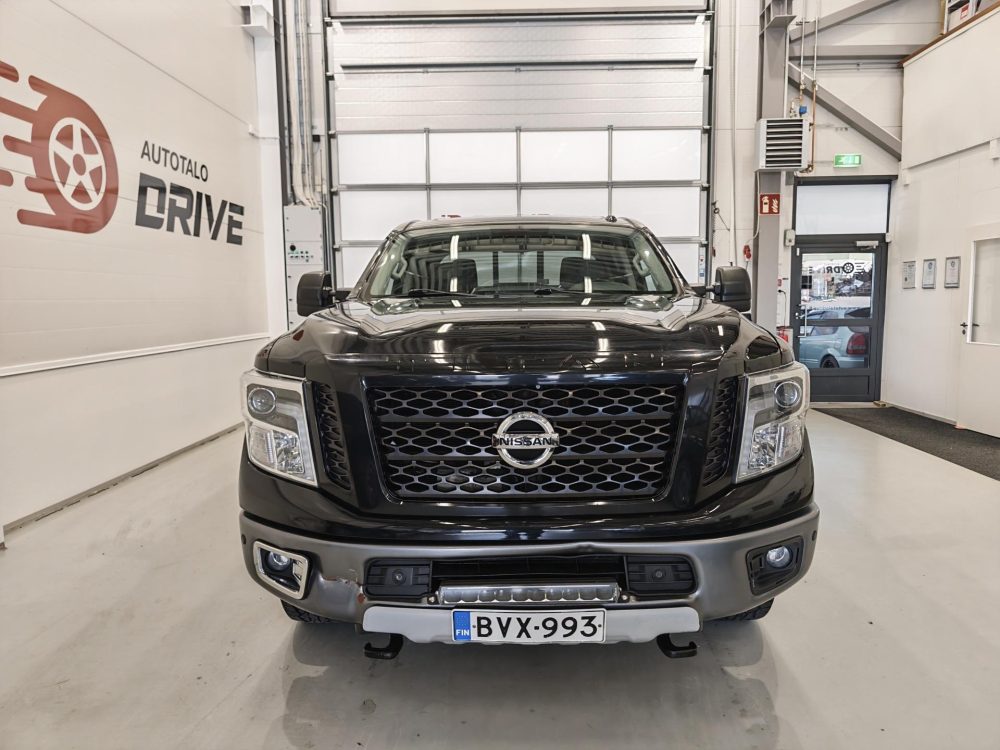 Nissan Titan 9