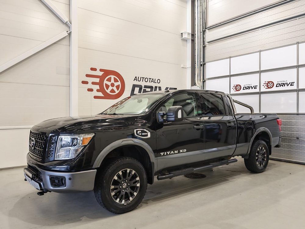 Nissan Titan 2