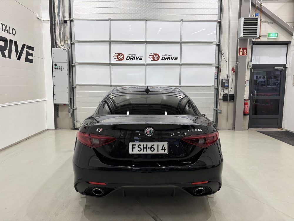 Alfa Romeo Giulia 6