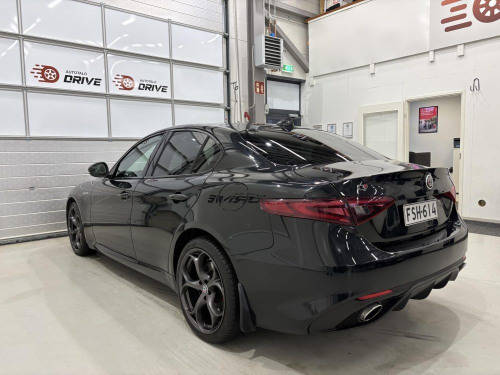Alfa Romeo Giulia 7