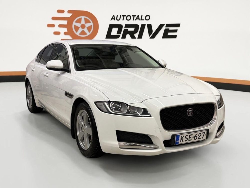 Jaguar XF 8