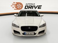 Jaguar XF 9