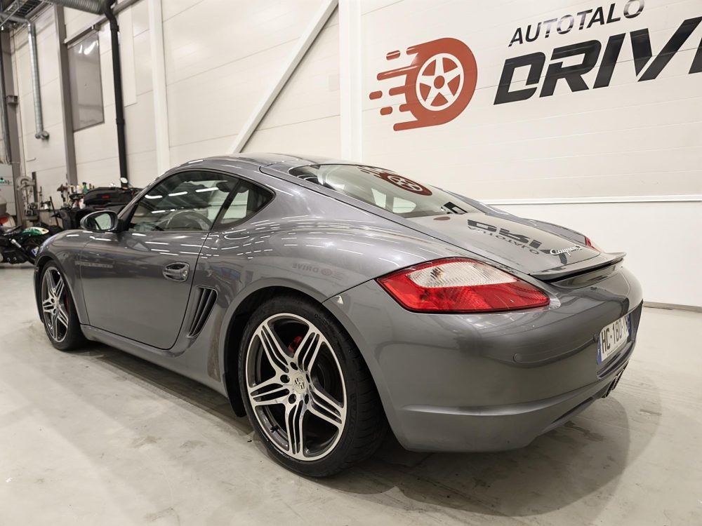 Porsche Cayman 4