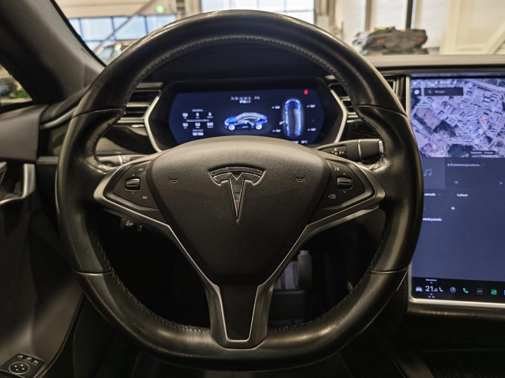 Tesla Model S 12