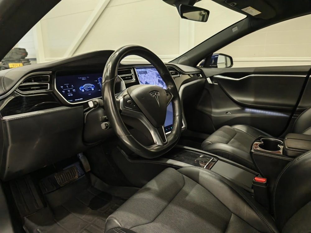 Tesla Model S 13