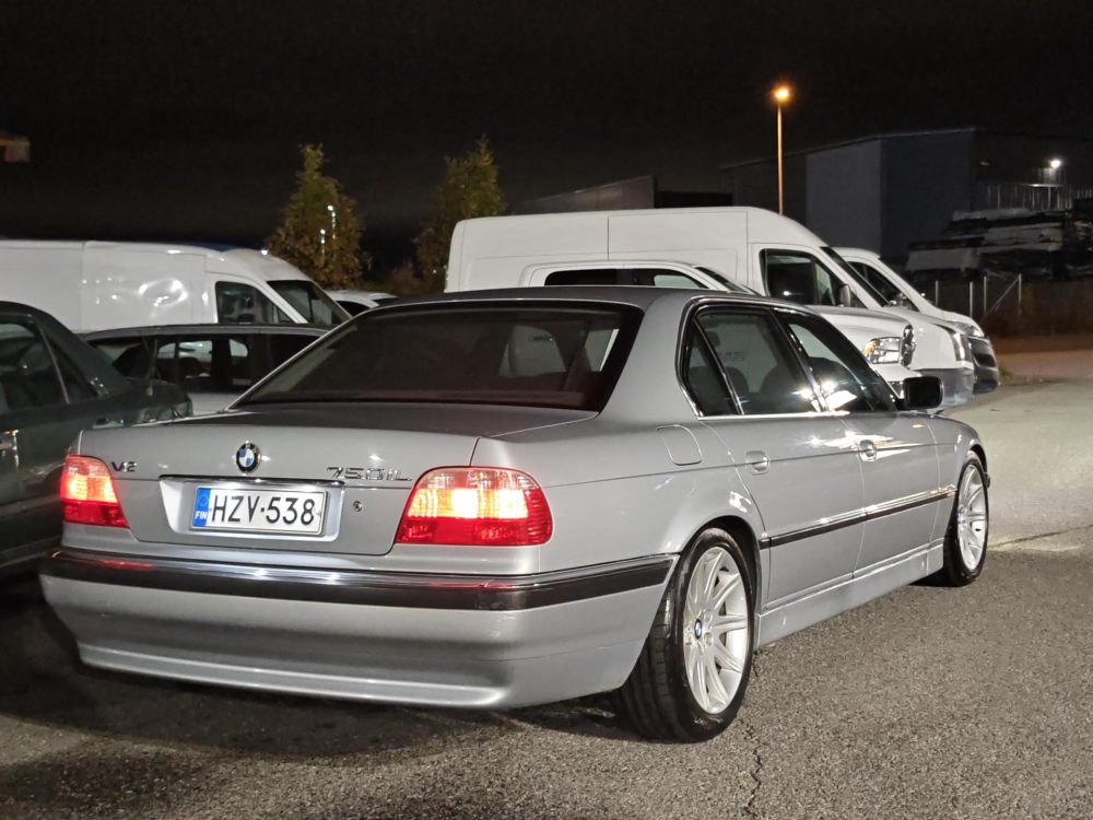 BMW 750 24