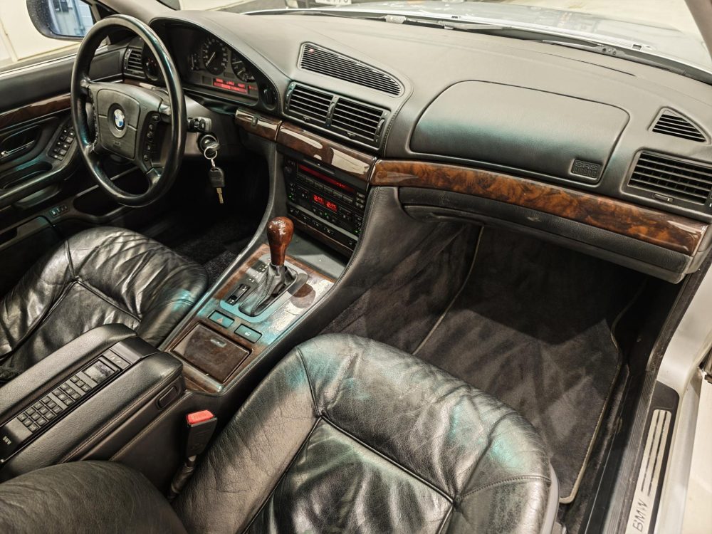 BMW 750 17
