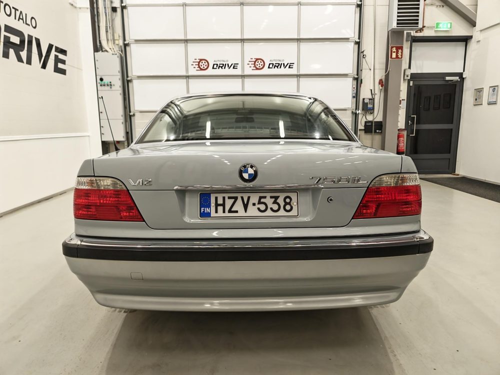 BMW 750 5