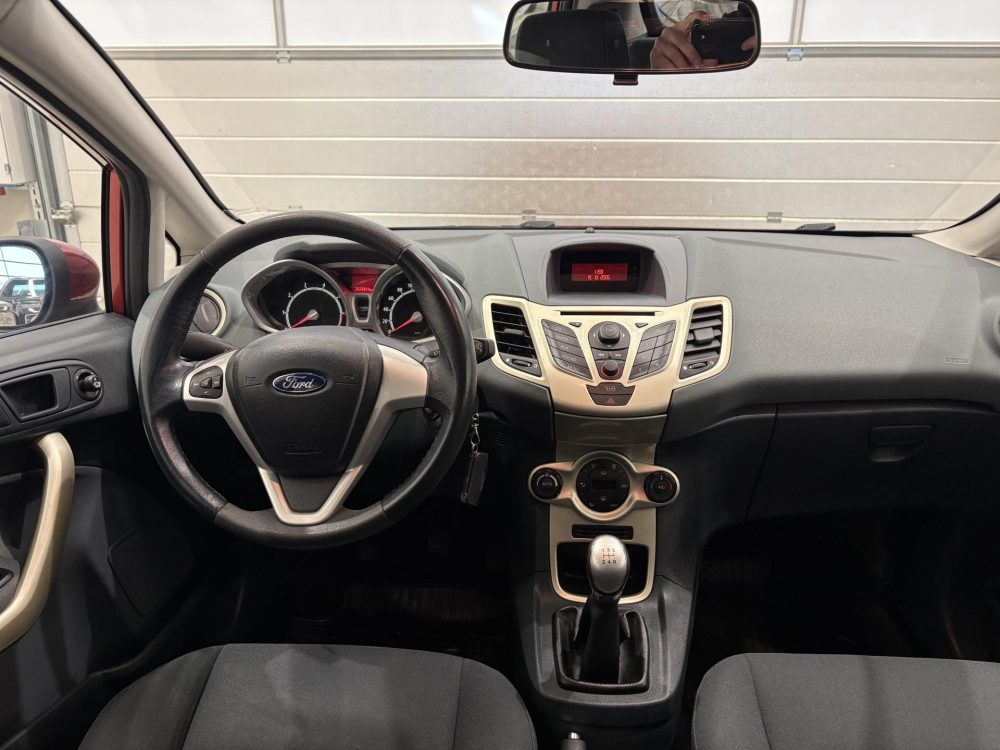 Ford Fiesta 12