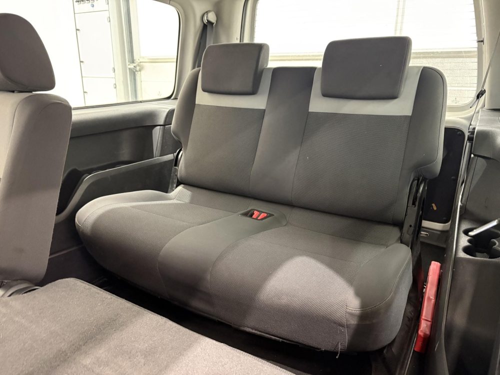 Volkswagen Caddy Maxi 11